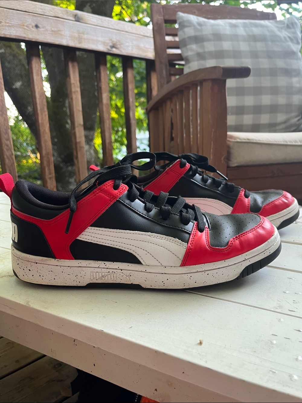 Men’s size 11.5 Puma Rebound Layup Low speckle Black Red White Sneakers w/ Box